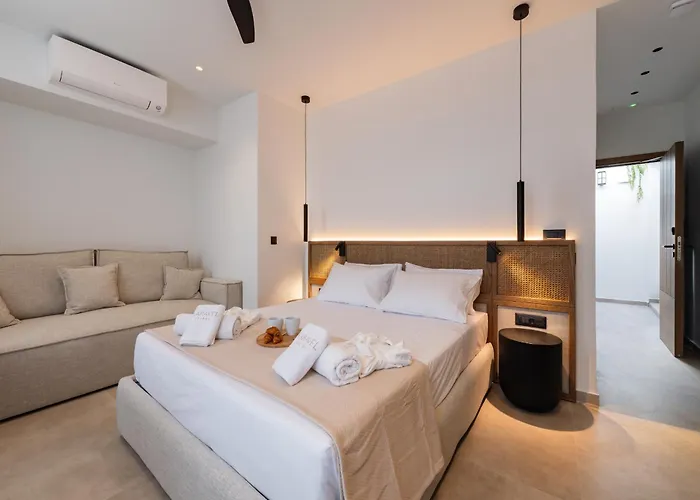 Karavel - Old Town Boutique Aparthotel 4*