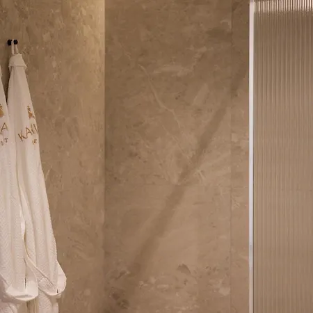 Karavel - Old Town Boutique