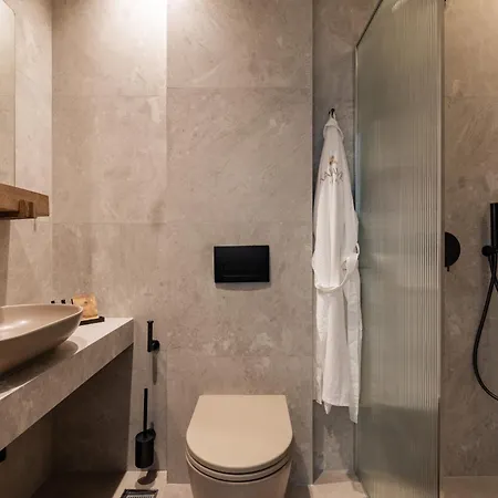 Karavel - Old Town Boutique