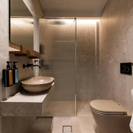 Karavel - Old Town Boutique Aparthotel