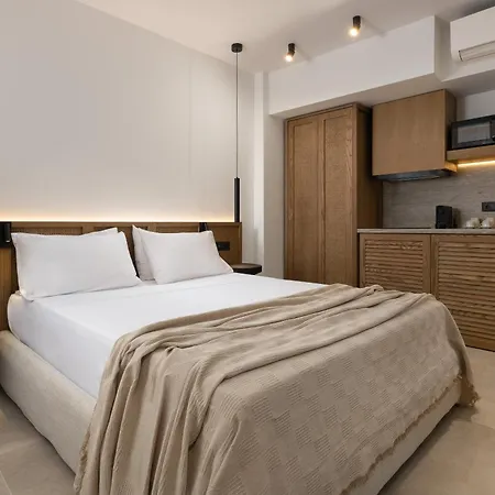 Karavel - Old Town Boutique Aparthotel 4*