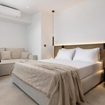Karavel - Old Town Boutique Aparthotel