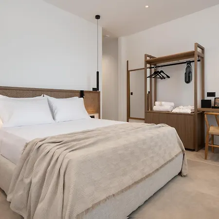 Karavel - Old Town Boutique Aparthotel