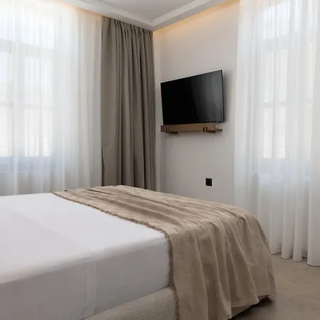 Aparthotel Karavel - Old Town Boutique