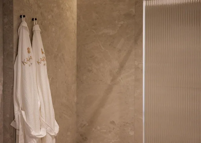 Karavel - Old Town Boutique