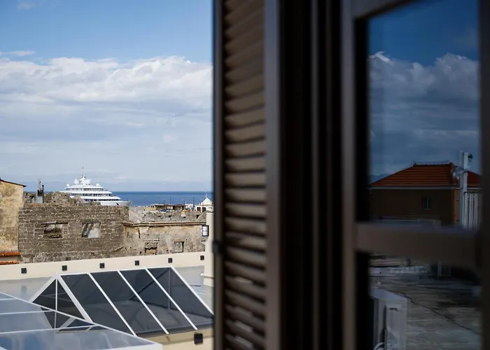 Karavel - Old Town Boutique Hotel apartamentowy